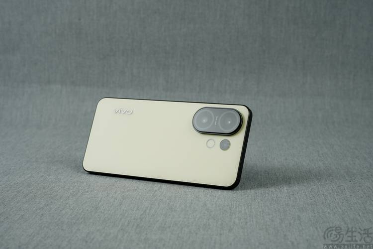 0系列首发评测：多彩、好玩还特别能打pg电子试玩网站免费vivo S3(图5)